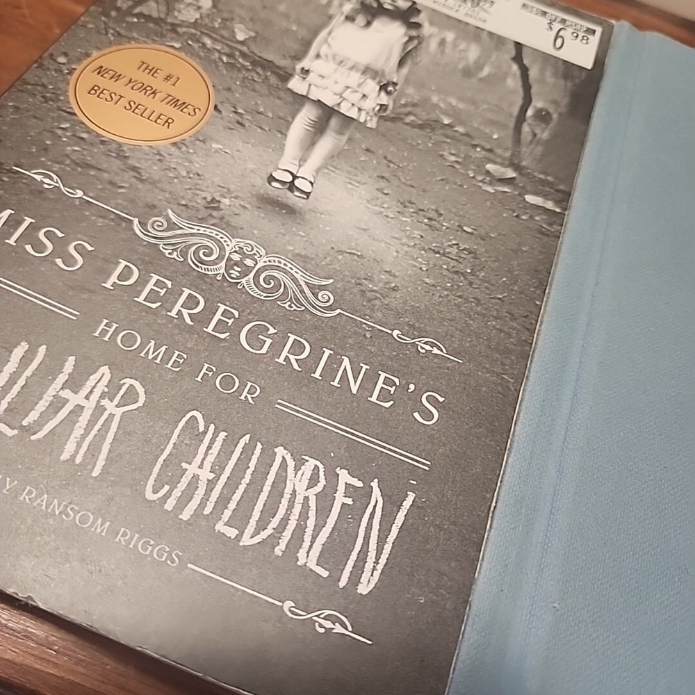 Lot of 2 Ransom Riggs Miss Peregrine's Home for Peculiar Children & Hollow City - Picture 2 of 5